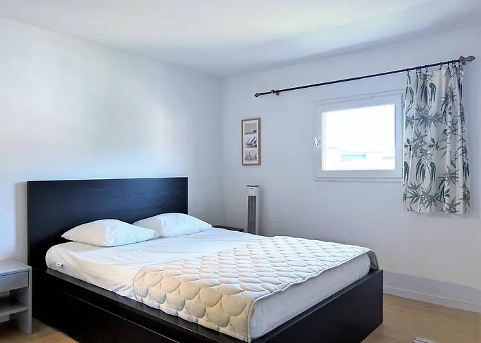 Duplex 100m Plage, Terrasse, Parking, 4 Couchages - - Fr-1-251-533 * Le Lavandou